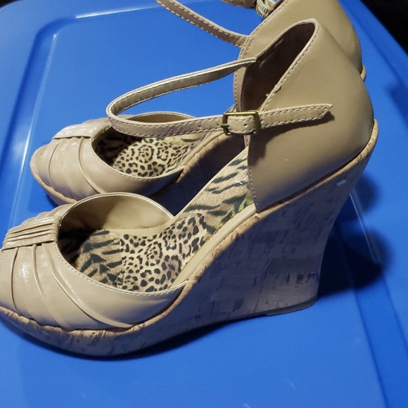 Women's Aldo Sandals - Picture 2 of 5